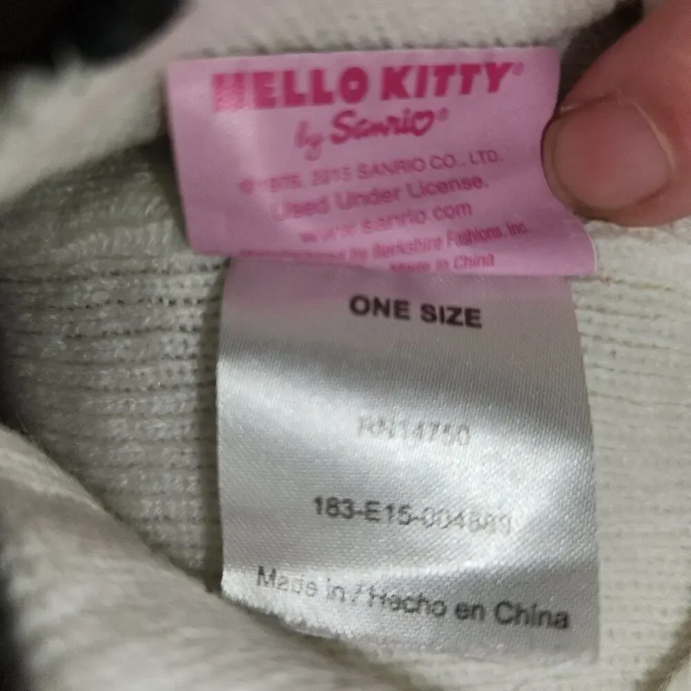 ❤️🍓Adorable Hello Kitty Hot Pink and White Love Hearts White Beanie